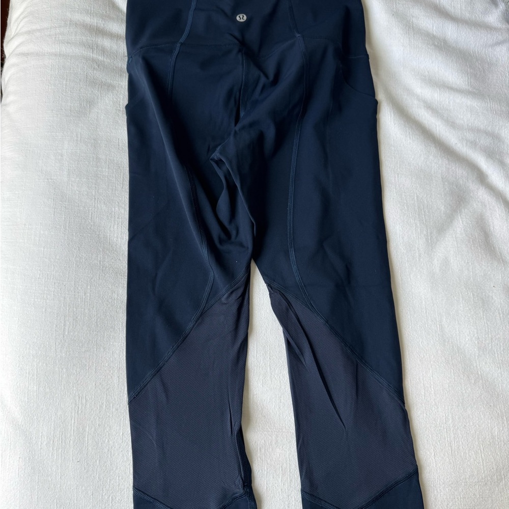 Lululemon Navy Blue Leggings size 4- LIKE NEW!